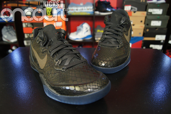 Nike-Kobe-8-EXT-'Black'-Up-Close-&-Personal-18