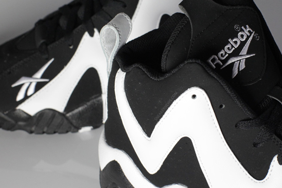 Reebok-Kamikaze-II-(2)-Retro-Black-White-4