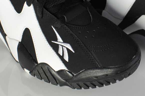 Reebok-Kamikaze-II-(2)-Retro-Black-White-5