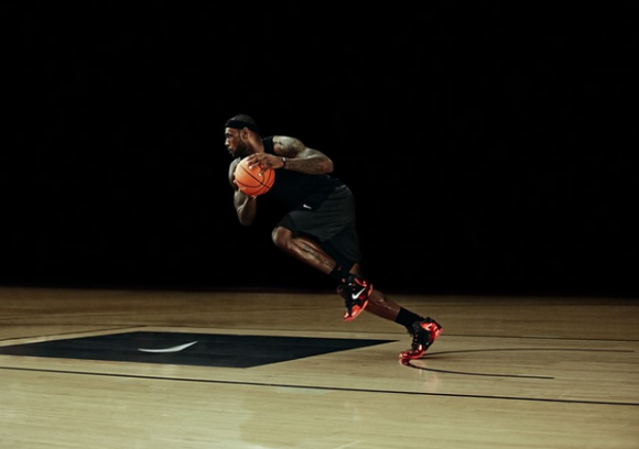 Nike LeBron XI 'Away' - Detailed Look at Nike Hyperposite 4