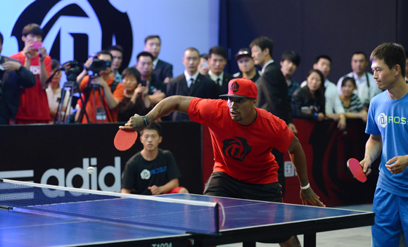 Derrick Rose of the Chicago Bulls played ping pong doubles with media and fans.