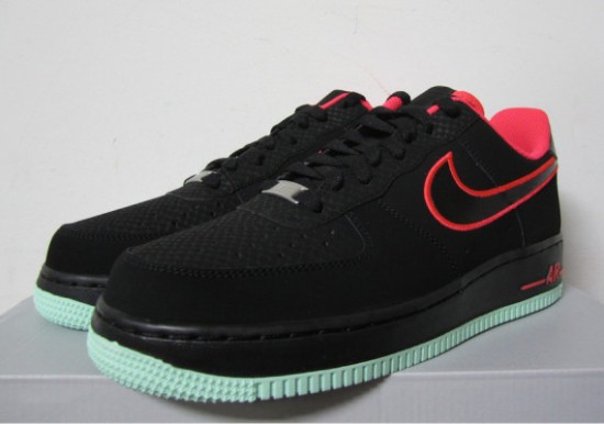 Nike Air Force 1 Low – Black – Laser Crimson – Arctic Green 2