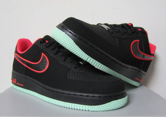 Nike Air Force 1 Low Black Laser Crimson Arctic Green WearTesters