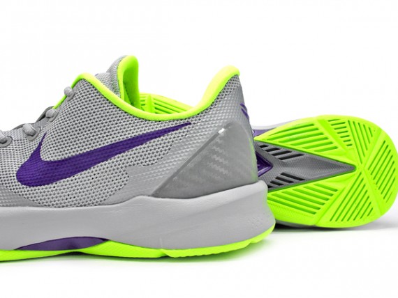Nike Zoom Kobe Venomenon 4 - Wolf Grey:Court Purple:Volt 3