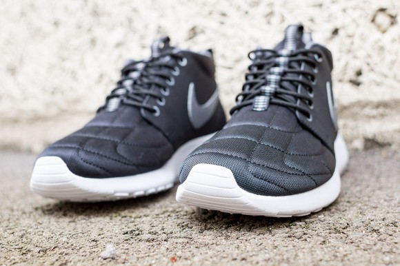 Nike Roshe Run Mid Black: Dark Grey 4