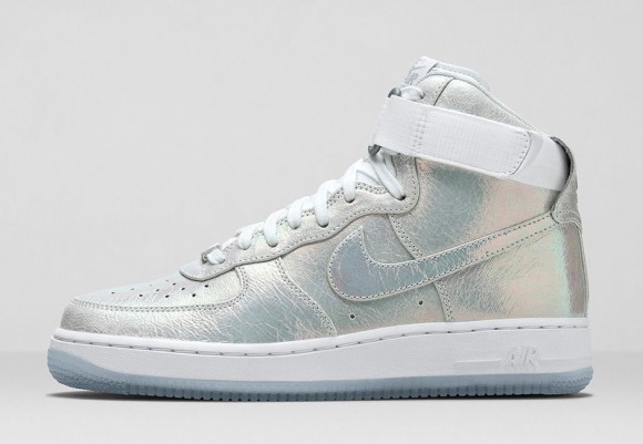 wmns-nike-iridescent-collection-5