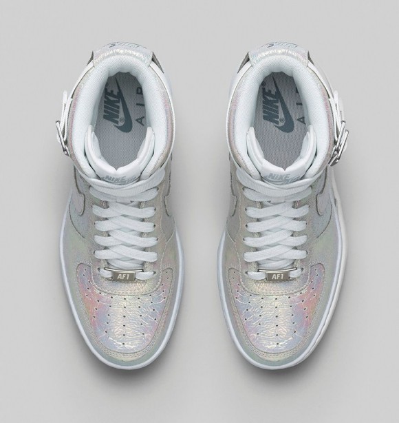 wmns-nike-iridescent-collection-9