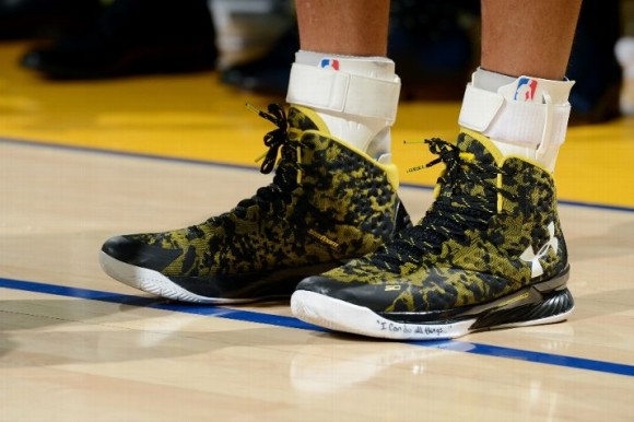The Curry 1 Makes its On Court Debut against the Cavaliers-7