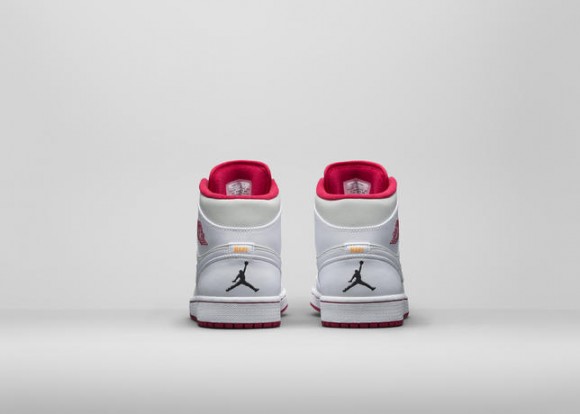 Air Jordan 1 Retro 'Hare' & 'Lola' - Official Look 3