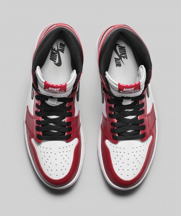 Air Jordan 1 Retro High OG 'Chicago' - Official Look + Release Info 4