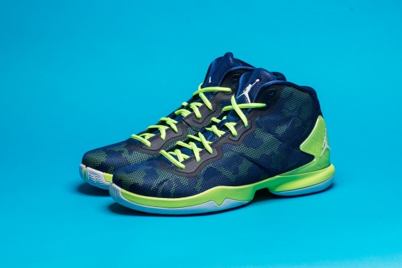Get Up Close Personal With The Jordan Super.Fly 4 'Green Pulse' 2