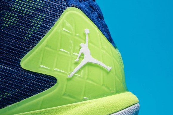 Get Up Close Personal With The Jordan Super.Fly 4 'Green Pulse' 6