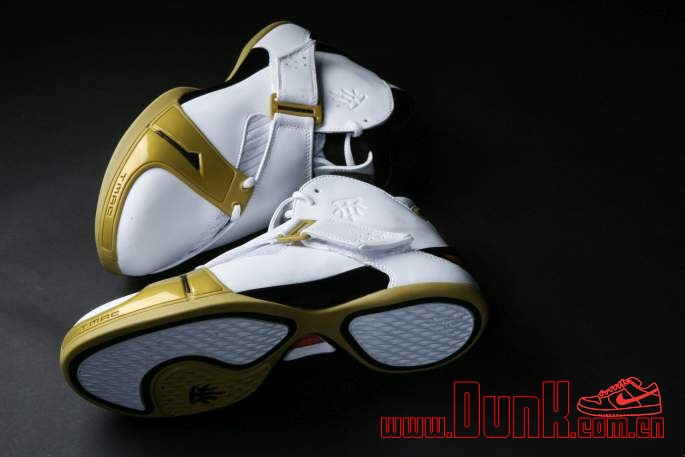 Get Up Close And Personal With The White: Gold adidas T-MAC 5 Retro 12