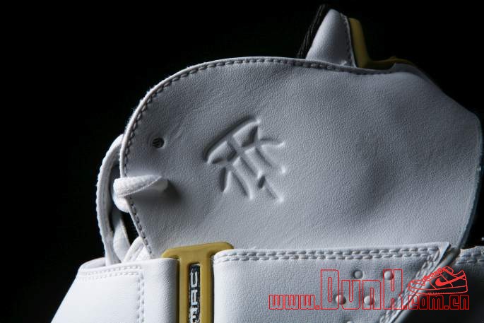 Get Up Close And Personal With The White: Gold adidas T-MAC 5 Retro 7