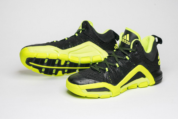 Get up close and personal with the adidas CrazyQuick 3 2