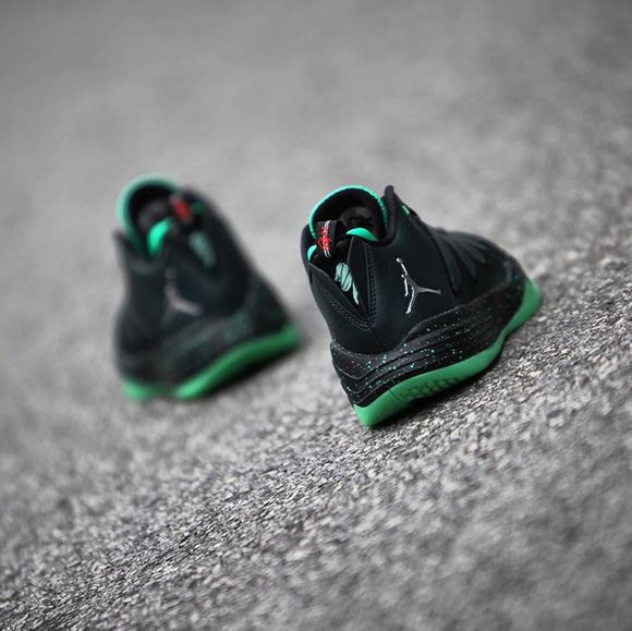 Get Up Close and Personal with the Jordan CP3.IX 'Jade' 3