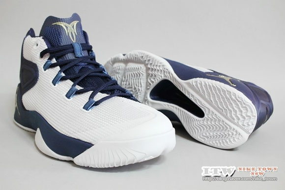 Get Up Close and Personal with The Jordan Melo M12 in White Navy 4