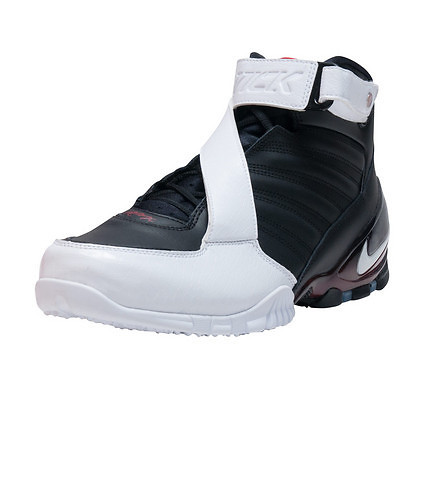 The Nike Zoom Vick III (3) is Back in Retro Form 1