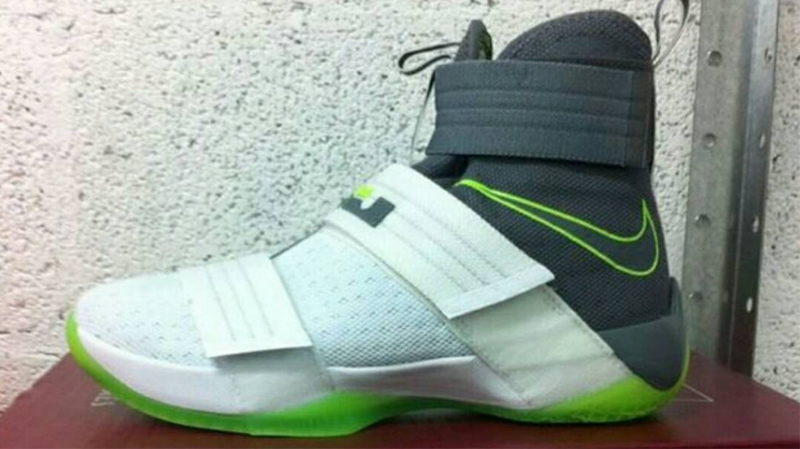 Dunkman Returns on the Nike Zoom Soldier 10 1