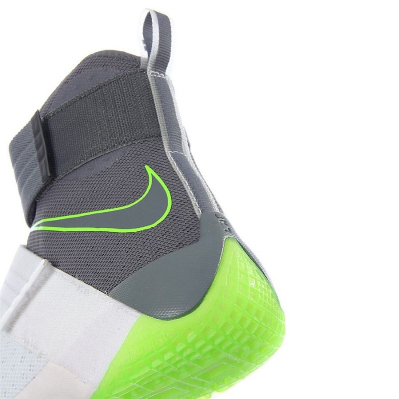 Get Up Close and Personal with the Nike LeBron Soldier X (10) 'Dunkman' 4