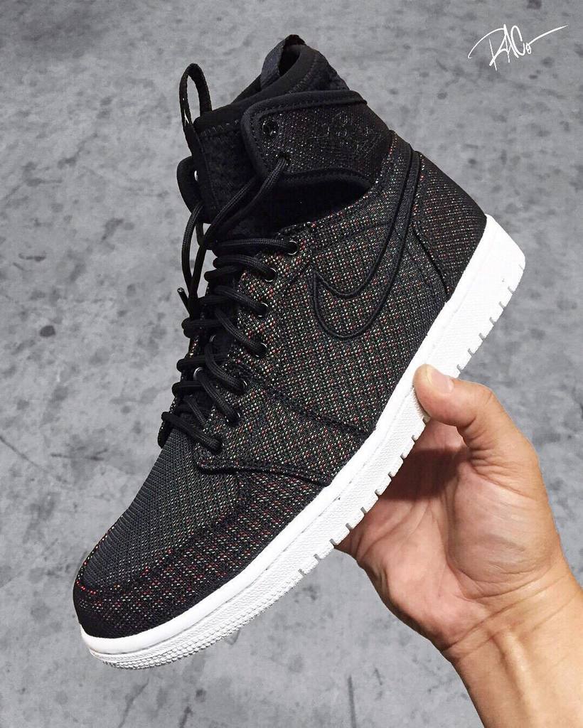This Air Jordan 1 Bets Big on the Ankle Collar Trend-2