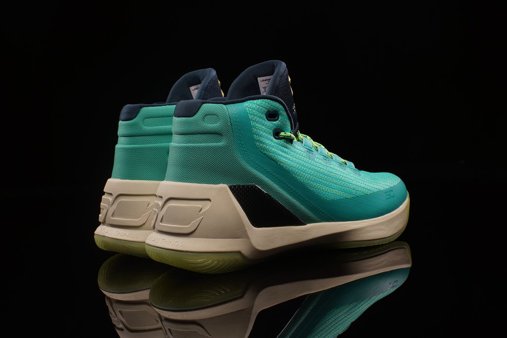 under armour curry 3 reign water 2