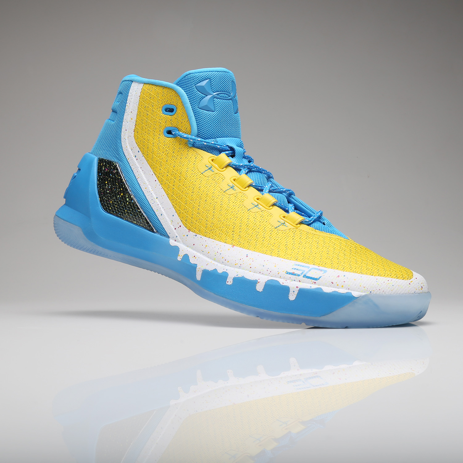 Steph Curry wears his much maligned new shoes with 'straight (fire 