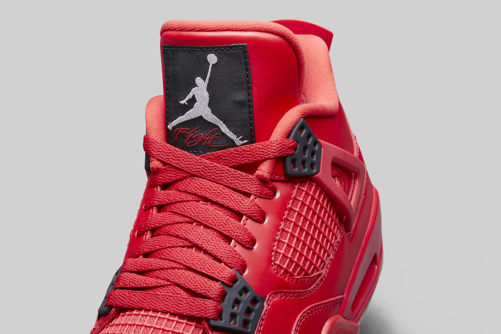 Air Jordan 4 fire red womens tongue