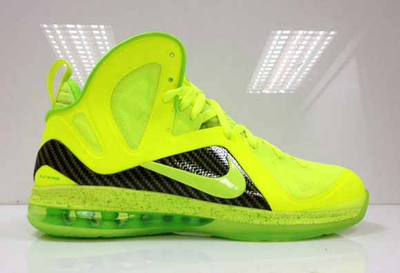 Nike-LeBron-9-P.S.-Dunkman-Up-Close-&-Personal-2