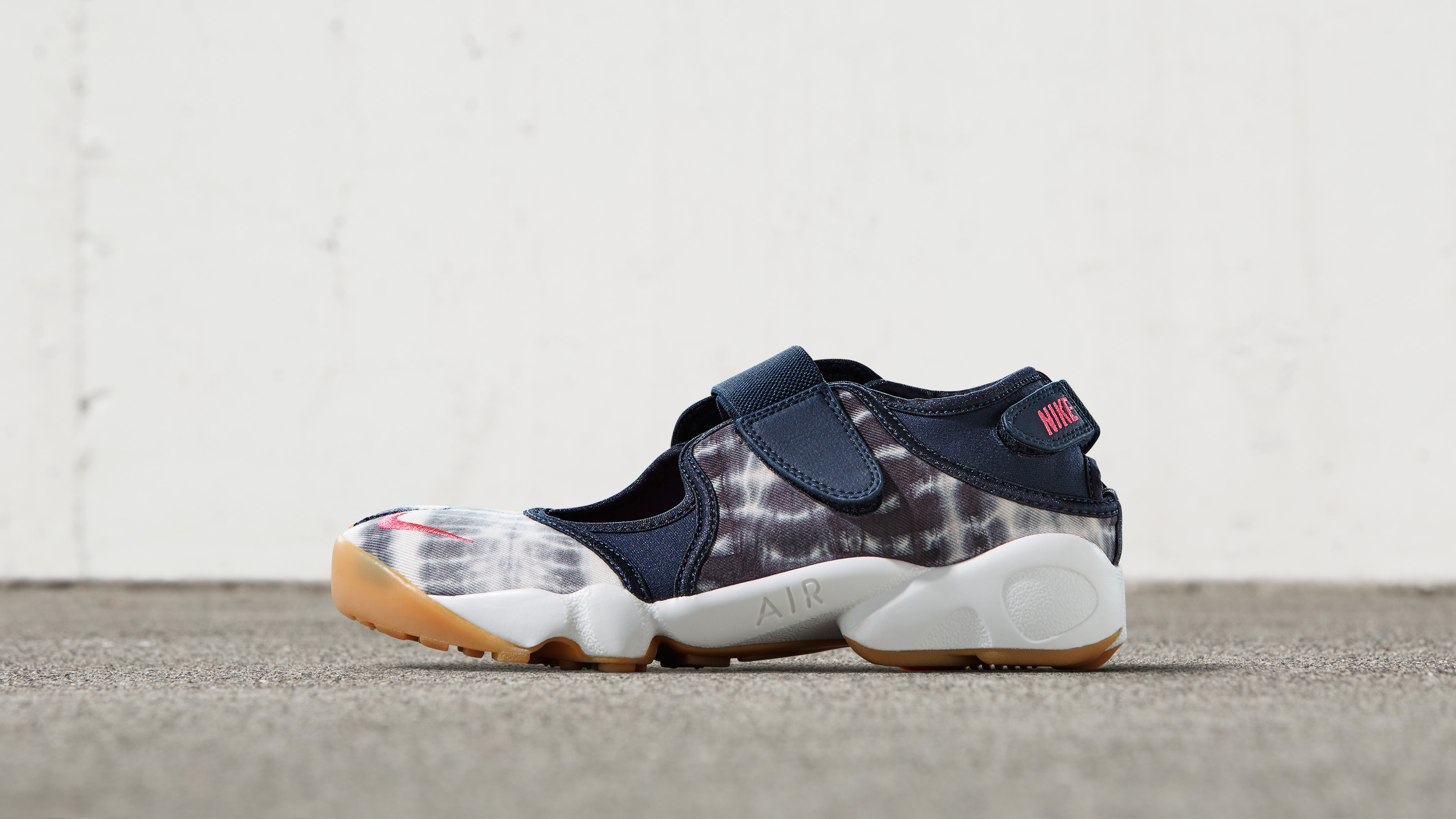 WMNS NIKE AIR RIFT PREMIUM 3