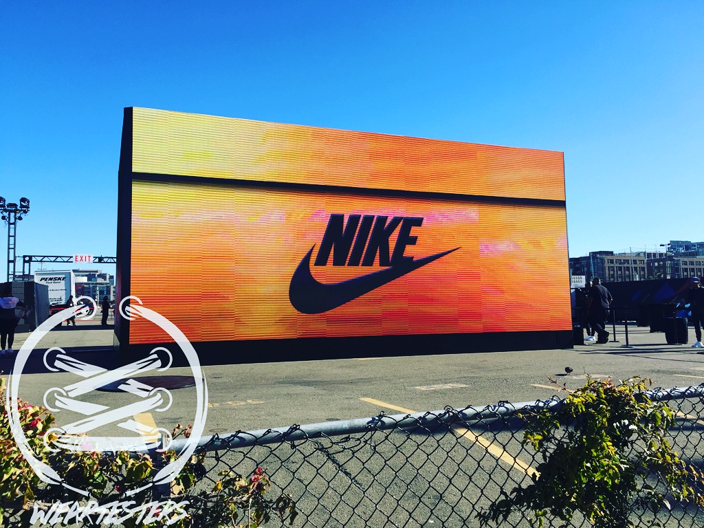 Nike SNKRS Golden Air Box