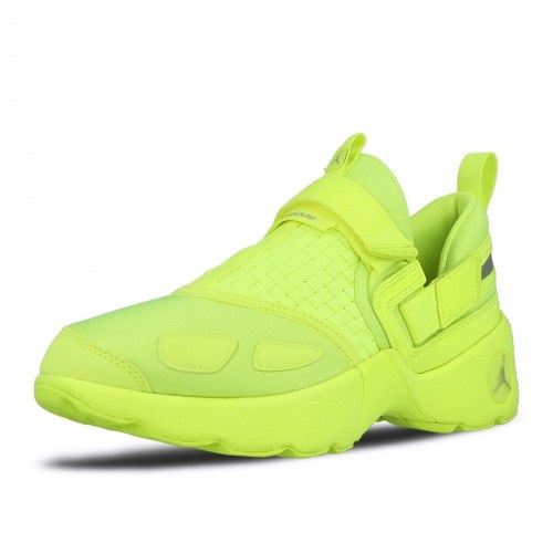 Trunner XL - Front Angle