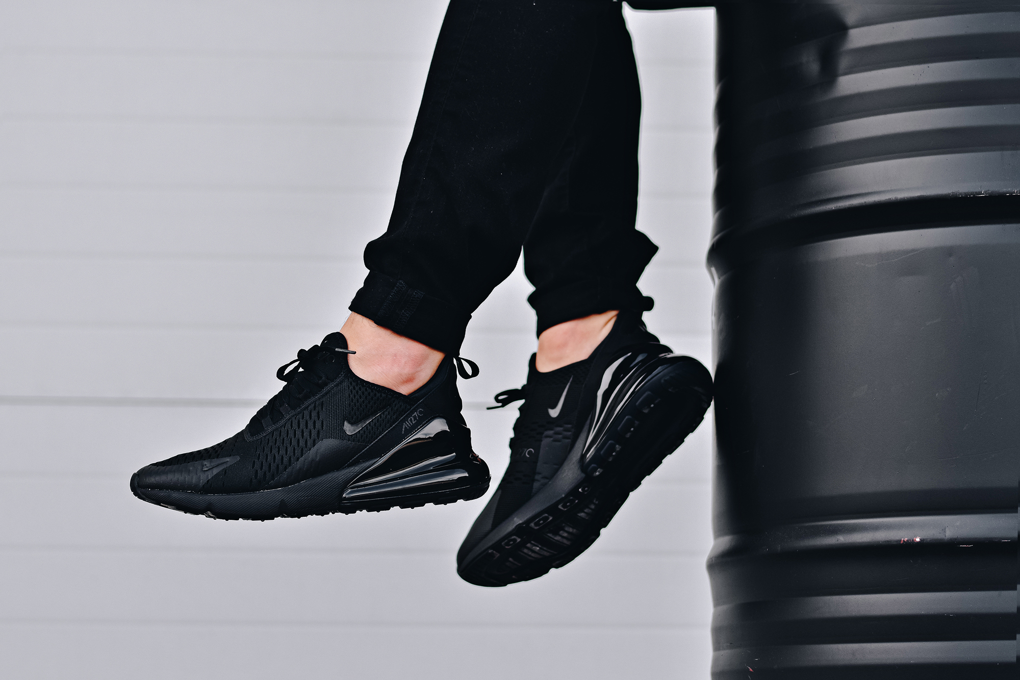 Nike air max 270 triple black onfoot