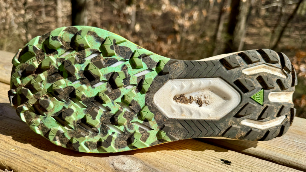 Brooks szorty Catamount 3 outsole traction