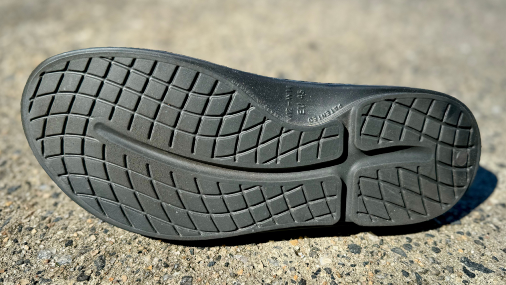 OOFOS Slides outsole traction