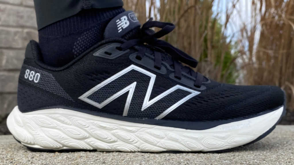 New Balance 880v14 lateral on foot