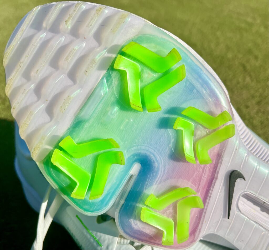 Nike Infinity Tour 2 spike close up