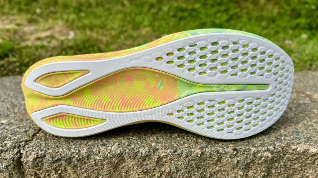 Asics Noosa Tri 16 outsole traction