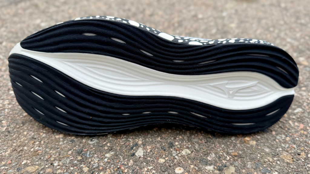 Mizuno Neo Zen outsole traction