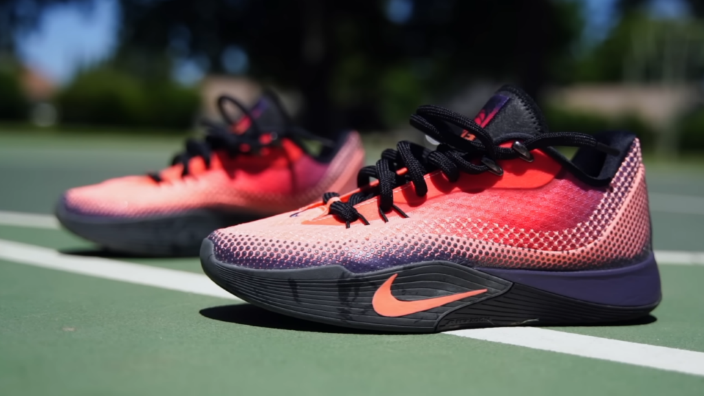 Nike S.T. Flare lateral side view