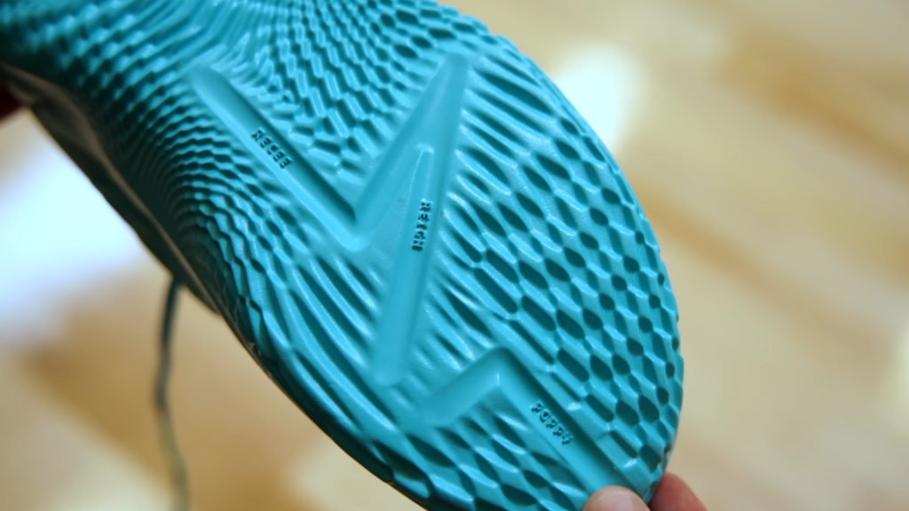 Curry Fox 2 outsole traction