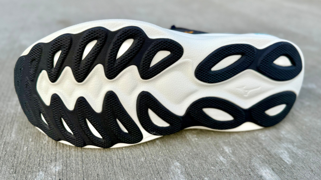 Mizuno Wave Sky 9 outsole traction