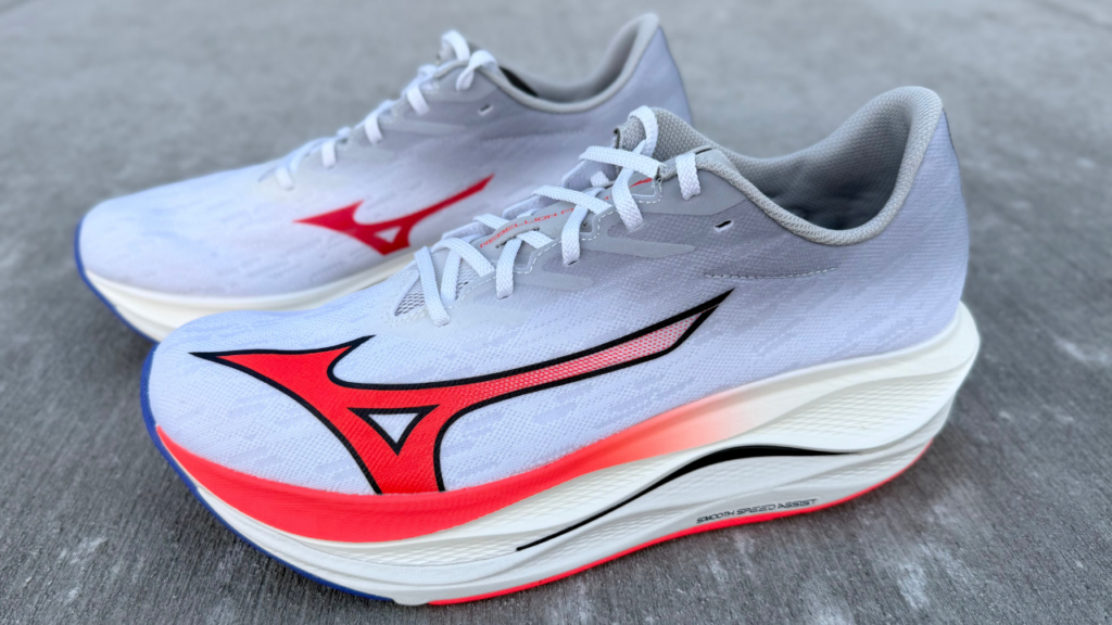 Mizuno Wave Rebellion Flash 3 both shoe on concrete