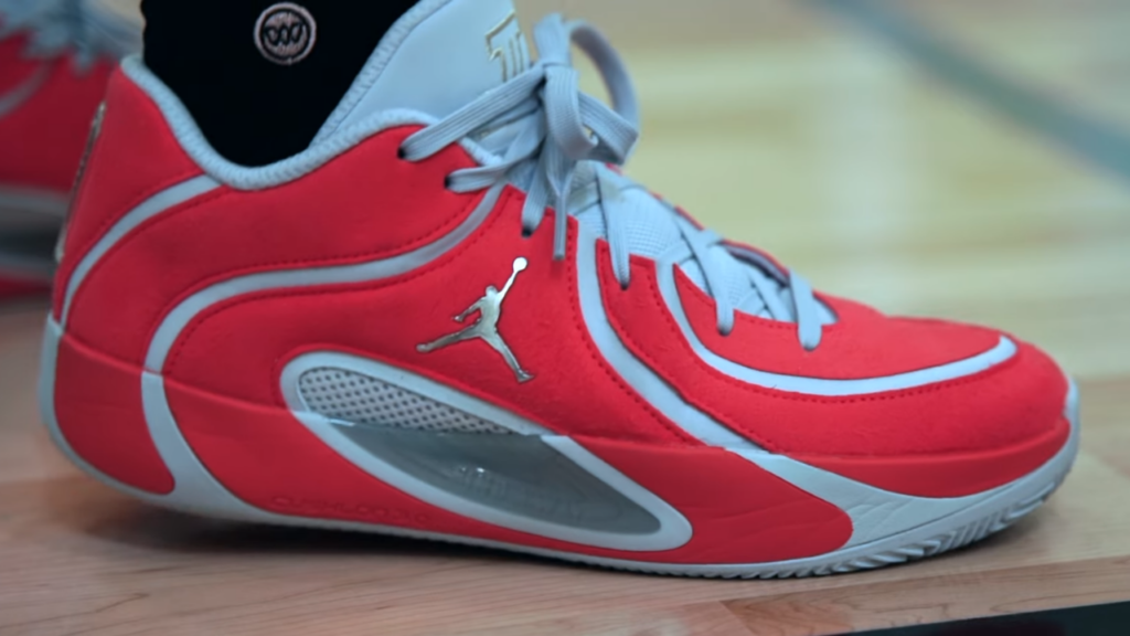 Jordan Tatum 4 on foot on court