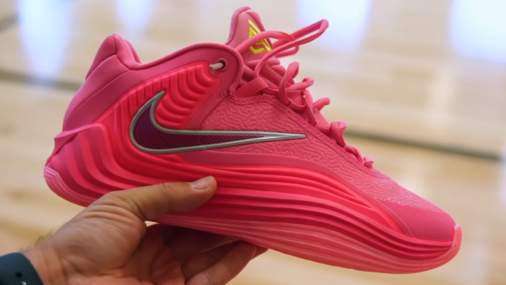 Nike Giannis Freak 7 in hand close up