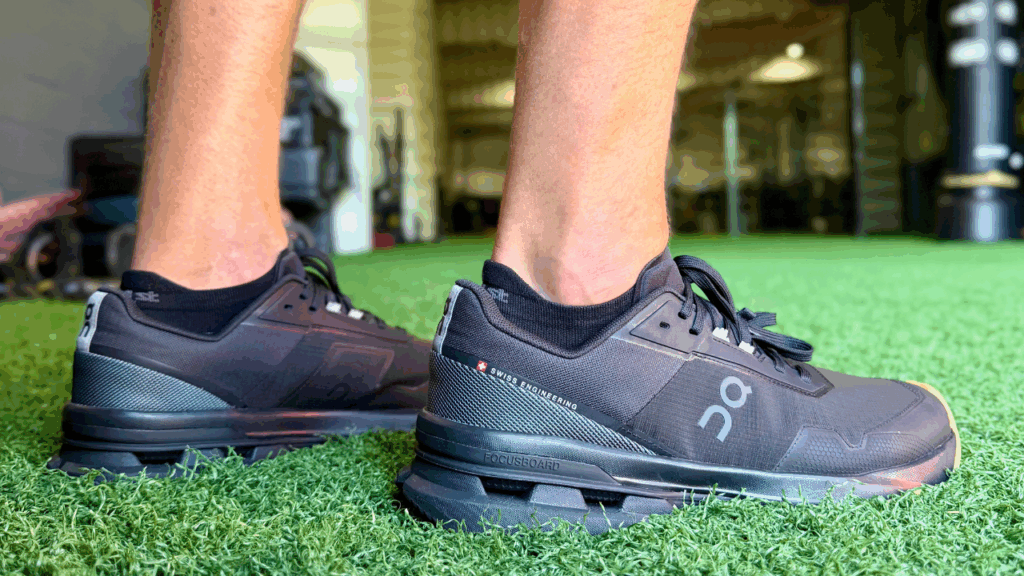 On Cloudpulse Pro on foot from rear