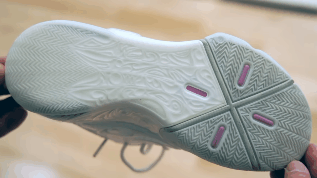 Way of Wade 12 outsole traction