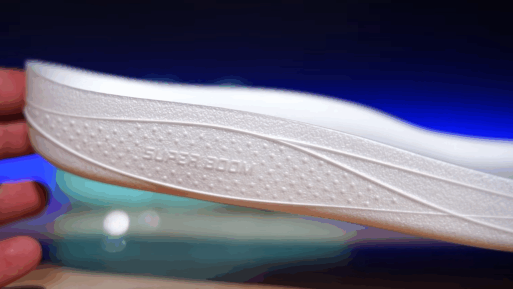 Way of Wade 808 5 Ultra V2 super boom removable midsole