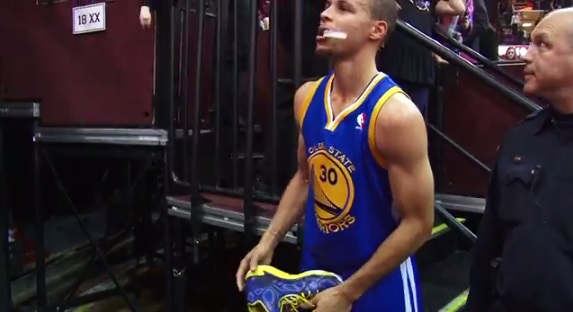 Stephen Curry Hands out Game Worn Under Armour Anatomix Spawn PE to Young  Fan - WearTesters
