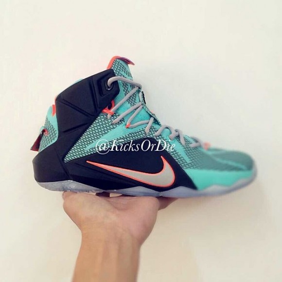 nike lebron 12